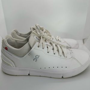 On Running Women's White Athletic tennis  Sneakers 9.5